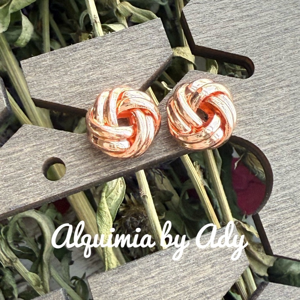 Rose gold knot stud earrings